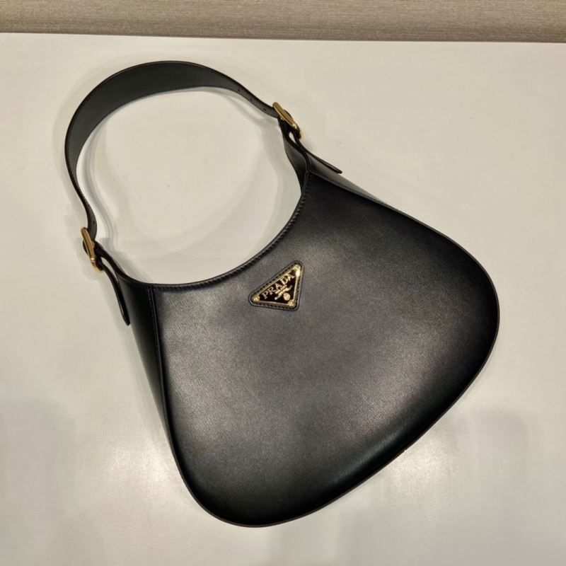 Pra*a cleo bags